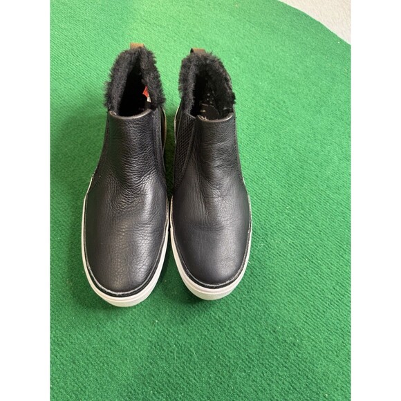 Toms Women's Paxton Black Leather Faux Fur Sneaker size 9 - Picture 1 of 5